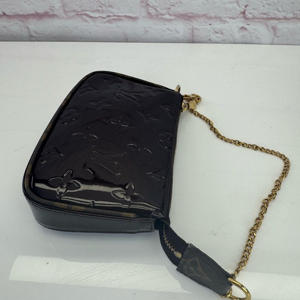 Louis Vuitton Amarante Monogram Vernis Mini Pochette Accessoires - Picture 11 of 16